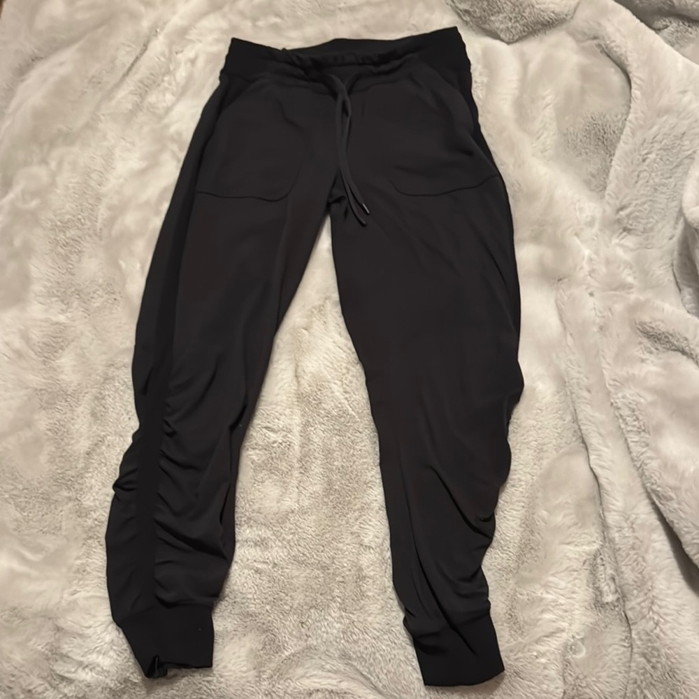 COPY - Lululemon Dance Studio Mid-Rise Jogger 7/8 Length Black Jogger Pants